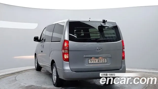 Hyundai Starex — фото 2