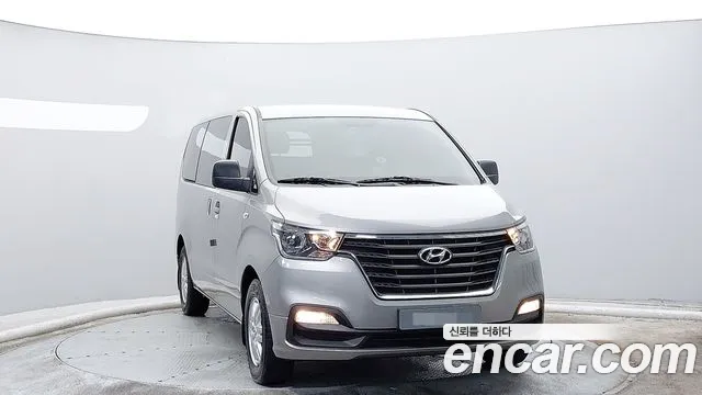 Hyundai Starex — фото 3