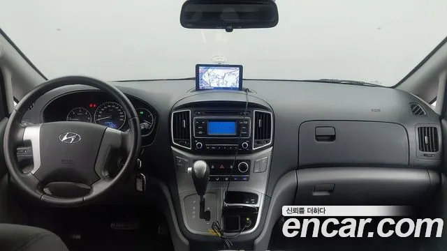 Hyundai Starex — фото 10