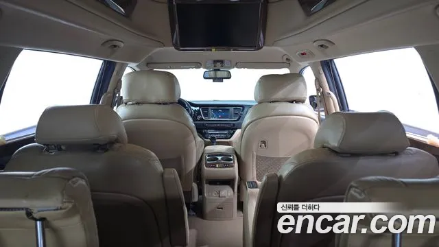 Kia Carnival — фото 29