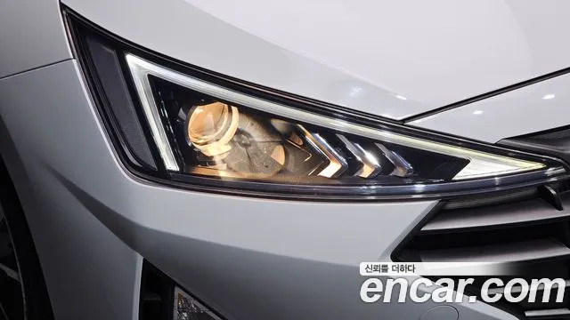 Hyundai Avante — фото 20