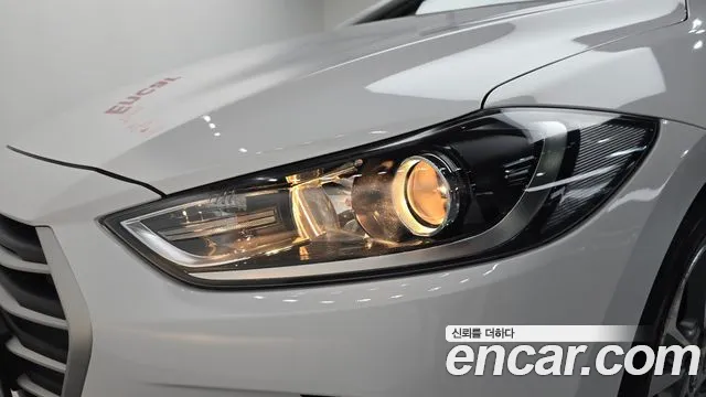 Hyundai Avante — фото 22