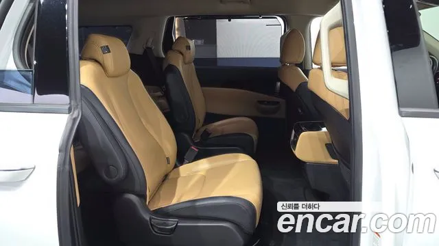 Kia Carnival — фото 11