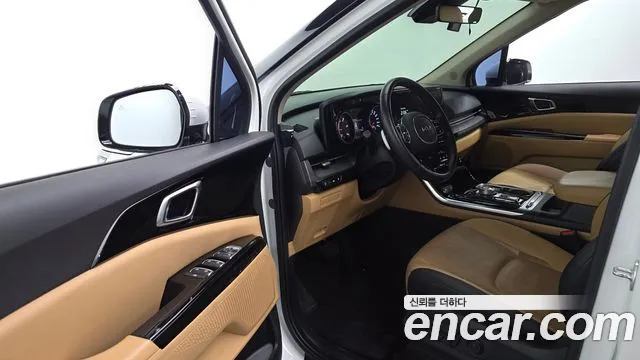 Kia Carnival — фото 10