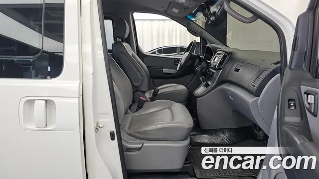 Hyundai Starex — фото 11