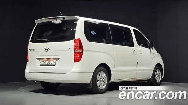 Hyundai Starex — фото 2
