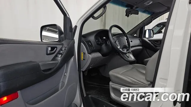 Hyundai Starex — фото 10