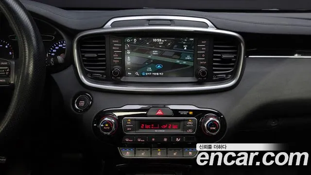 Kia Sorento — фото 14