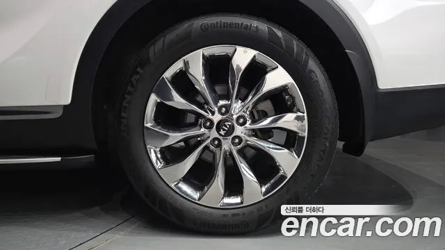 Kia Sorento — фото 21