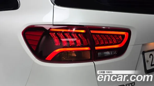 Kia Sorento — фото 23