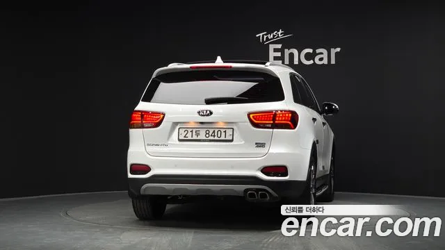 Kia Sorento — фото 4