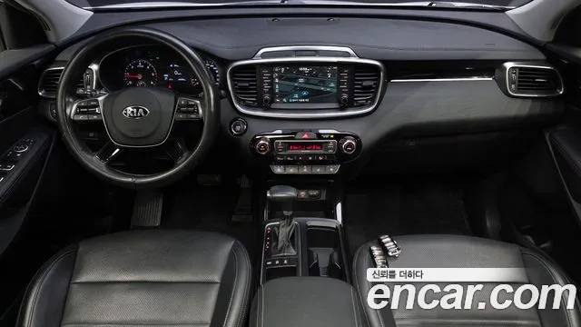 Kia Sorento — фото 7