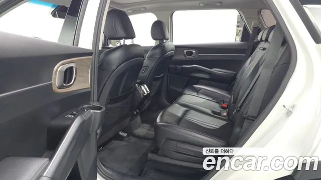 Kia Sorento — фото 11