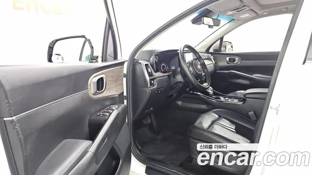 Kia Sorento — фото 10