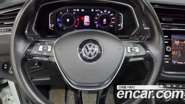 Volkswagen Tiguan — фото 15