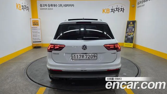 Volkswagen Tiguan — фото 4