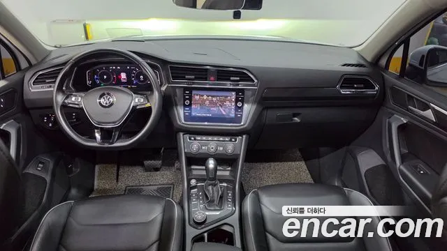 Volkswagen Tiguan — фото 7
