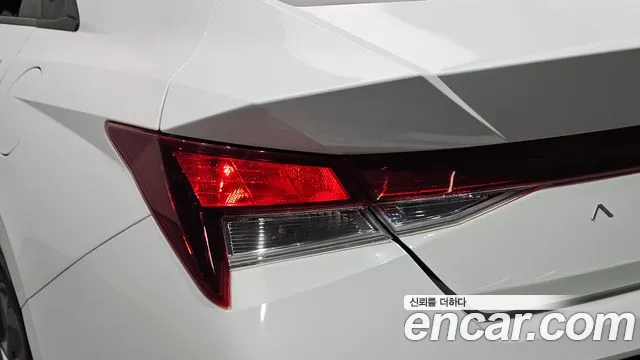 Hyundai Avante — фото 23