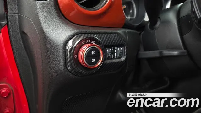 Jeep Wrangler — фото 18