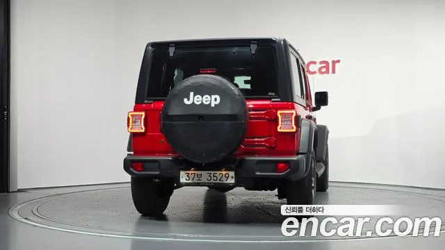 Jeep Wrangler — фото 4