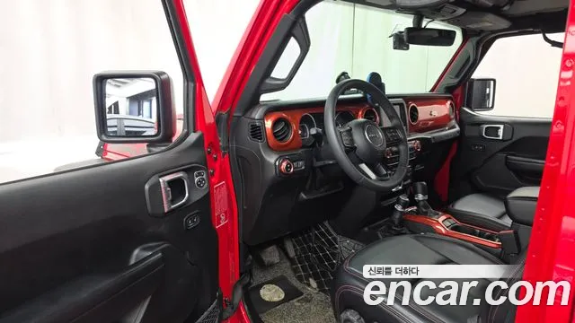 Jeep Wrangler — фото 10