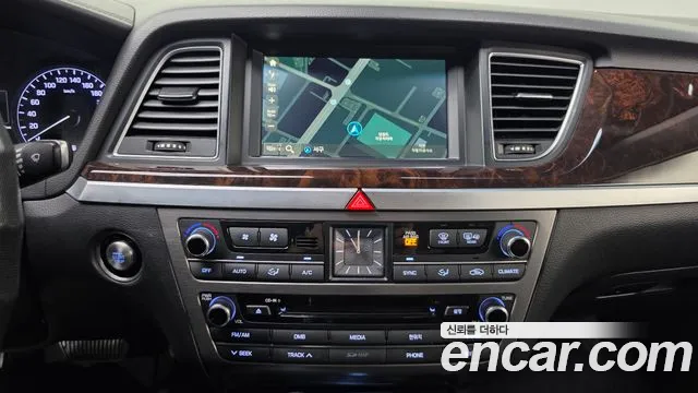 Hyundai Genesis — фото 12