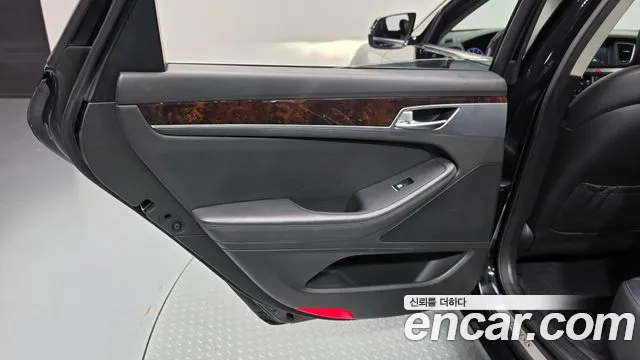 Hyundai Genesis — фото 25