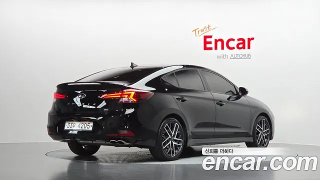 Hyundai Avante — фото 1