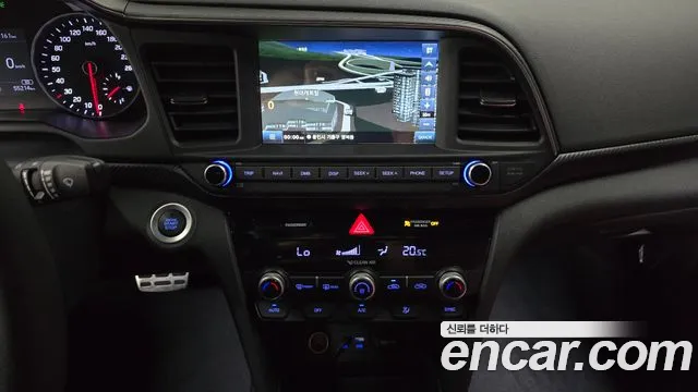 Hyundai Avante — фото 12