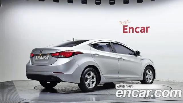 Hyundai Avante — фото 2