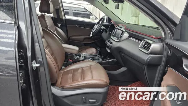 Kia Sorento — фото 11
