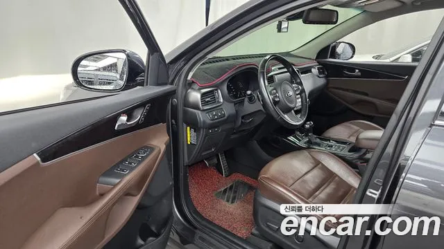Kia Sorento — фото 10