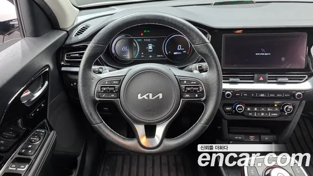Kia Niro — фото 13