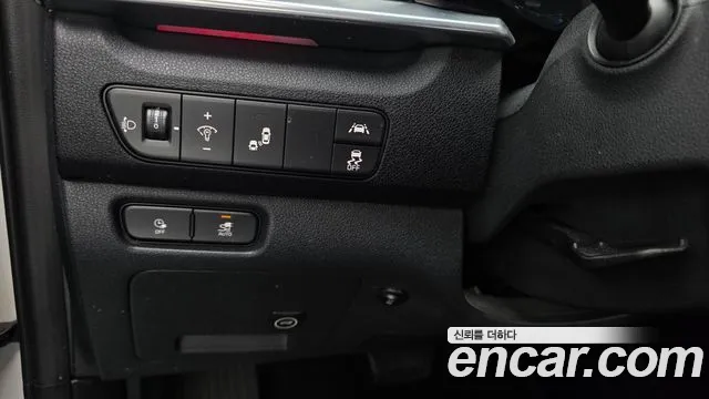 Kia Niro — фото 17