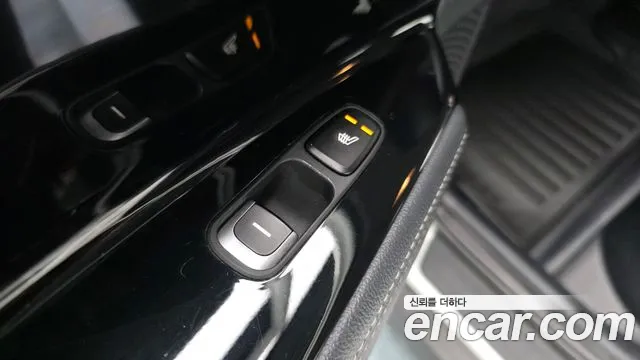 Kia Niro — фото 29