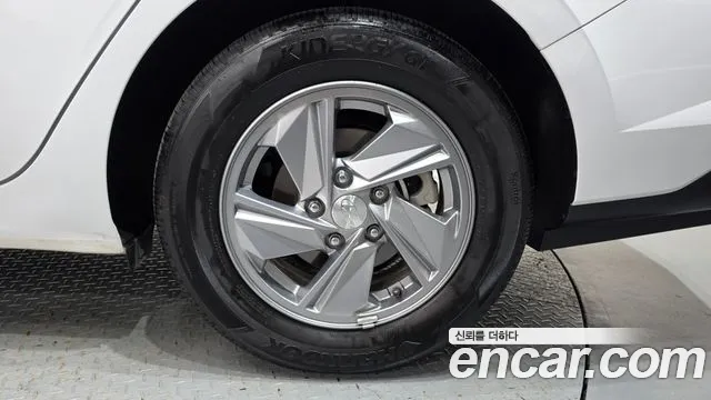 Hyundai Avante — фото 21