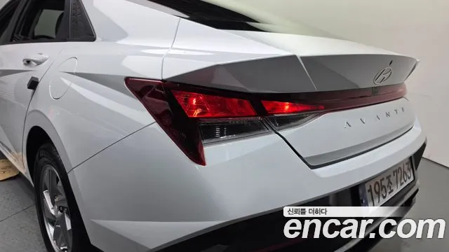 Hyundai Avante — фото 23