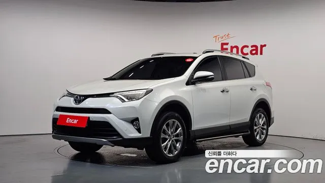 Toyota RAV4 — фото 1