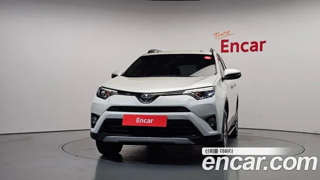 Toyota RAV4 — фото 3