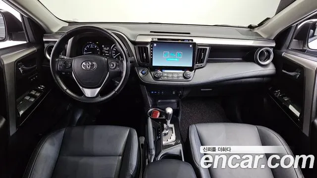 Toyota RAV4 — фото 7