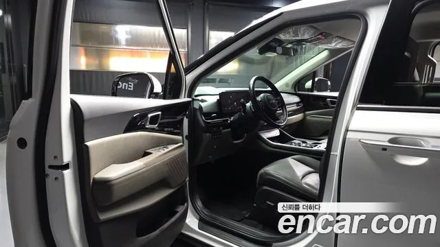 Kia Carnival — фото 10