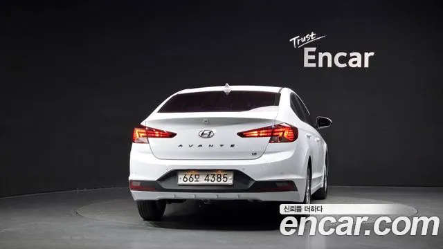 Hyundai Avante — фото 3