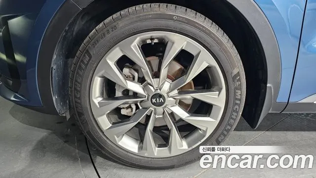 Kia Sorento — фото 5
