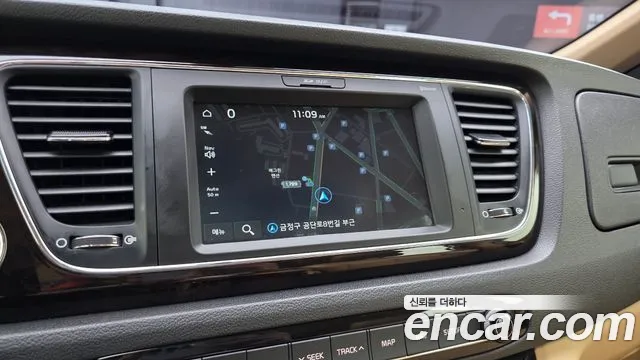 Kia Carnival — фото 13