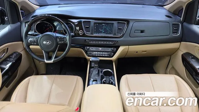 Kia Carnival — фото 6