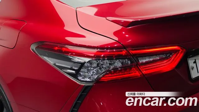 Toyota Camry — фото 23