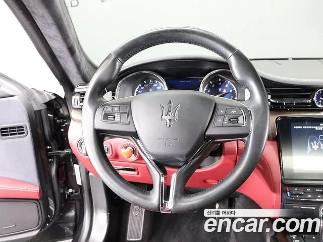 Maserati Quattroporte — фото 14