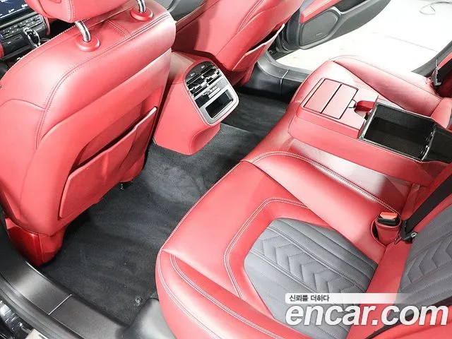 Maserati Quattroporte — фото 17