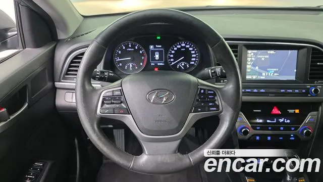 Hyundai Avante — фото 13