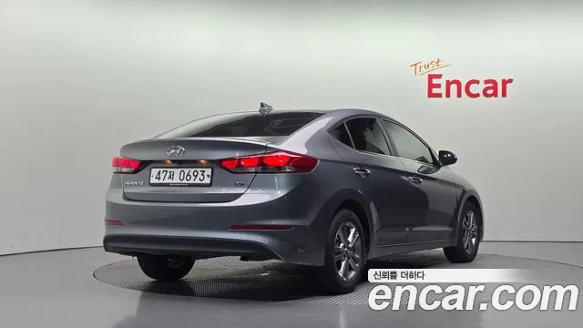 Hyundai Avante — фото 2